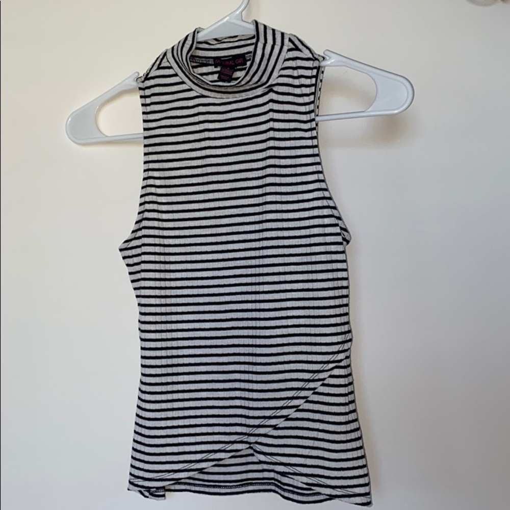 Black & white stripe top